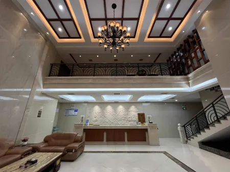 Dragon Tiger Mountain Dandelion Business Hotel Отели рядом с достопримечательностью «Геологический парк Эль-Нос»