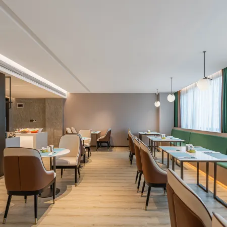 Funyard Select Hotel