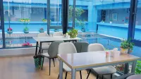 โรงแรมจิ้งเยว่ (จ้าวชุน ซิตี้ที่ 1) - พร้อมอาหารเช้า