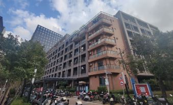 Shenzhen Chuangsheng International Apartment (Guangmingcheng High-Speed Railway Station)