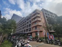 深圳創生國際公寓（光明城高鐵站店） Hotels near Guangming Mass Sports Center