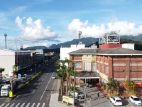 Oasis Hotel Hotels near Haiduan Bunun Tribe Folk Museum