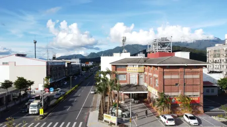 Oasis Hotel Отели рядом с достопримечательностью «Пунг-Шунг»