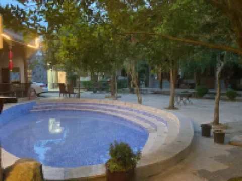 Pengzhou Longhuai Hotel