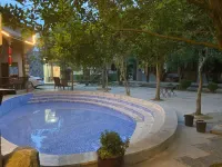 Pengzhou Longhuai Hotel