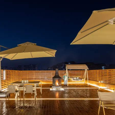 Flowery Cat Youth Hostel