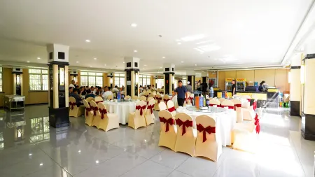 YOUJIA HOLIDAY HOTEL