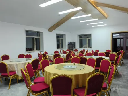 Hailin Erlang River Yuelai Hotel Отели рядом с достопримечательностью «Xuexiang National Forest Park»