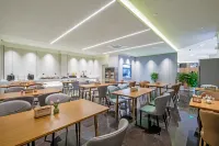 GreenTree Inn Smart Selection Hotel (Kunming Railway Station Branch - Romantic