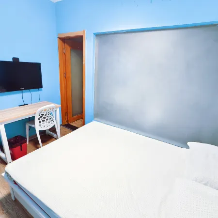 He Huang Memory Youth Hostel