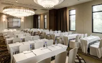 JIYU HOTEL (Shenzhen Convention & Exhibition Center)