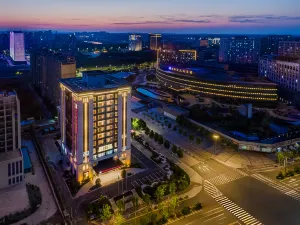 Hilton Garden Inn Xinyang East Railway Station