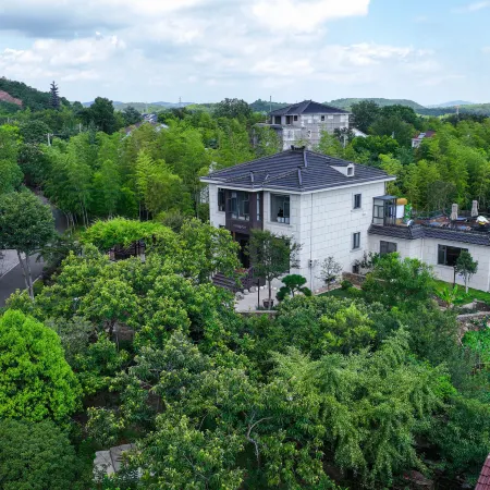 Yixing Xianyinju Private Hot Spring Homestay
