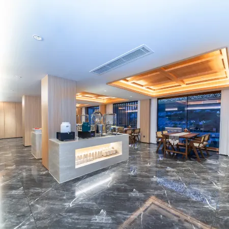 Helton Hotel