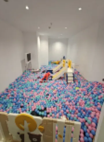 Qingcheng Mountain YINGXIGU Valley Forest Private Tang Cinema Hotel