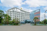 安順21°國際假日酒店（高鐵西站萬象旅遊城店） 鄰近多彩萬象旅遊城-一期的酒店