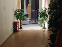 雲間雪絨築 康定住宿飯店