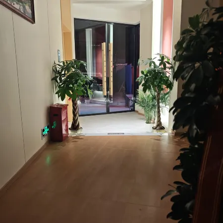 Yunjian Xuerong Residence Отели в г. Кандин