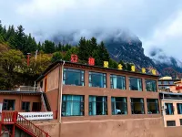 Xizan · Overlooking Sacred Mountain Ultimate zangshi Realm & Scenic Resort Manor