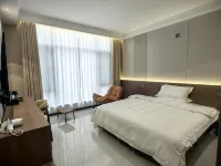 Juancheng Yijia Hotel - parking