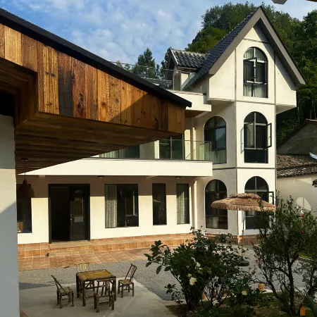 Fengyuxi Healing Courtyard
