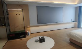 Holiday Inn Express CHENGDU WEST GATE by IHG