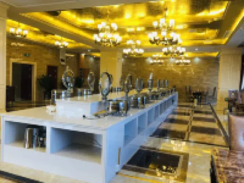 Weishi Fuyuan International Hotel Hotel di Weishi