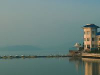 嘉鱼山湖温泉酒店