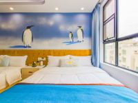 梦幻主题公寓(珠海海洋王国店) - 精致企鹅双床房