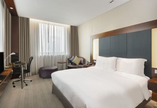 2. 홀리데이 인 상..