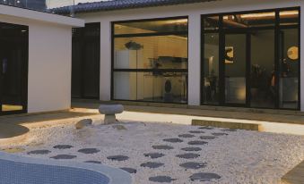 Me Town Great Wall landscape