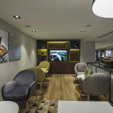 Holiday Inn ISTANBUL - OLD CITY by IHG Отели рядом с достопримечательностью «Аксарай»