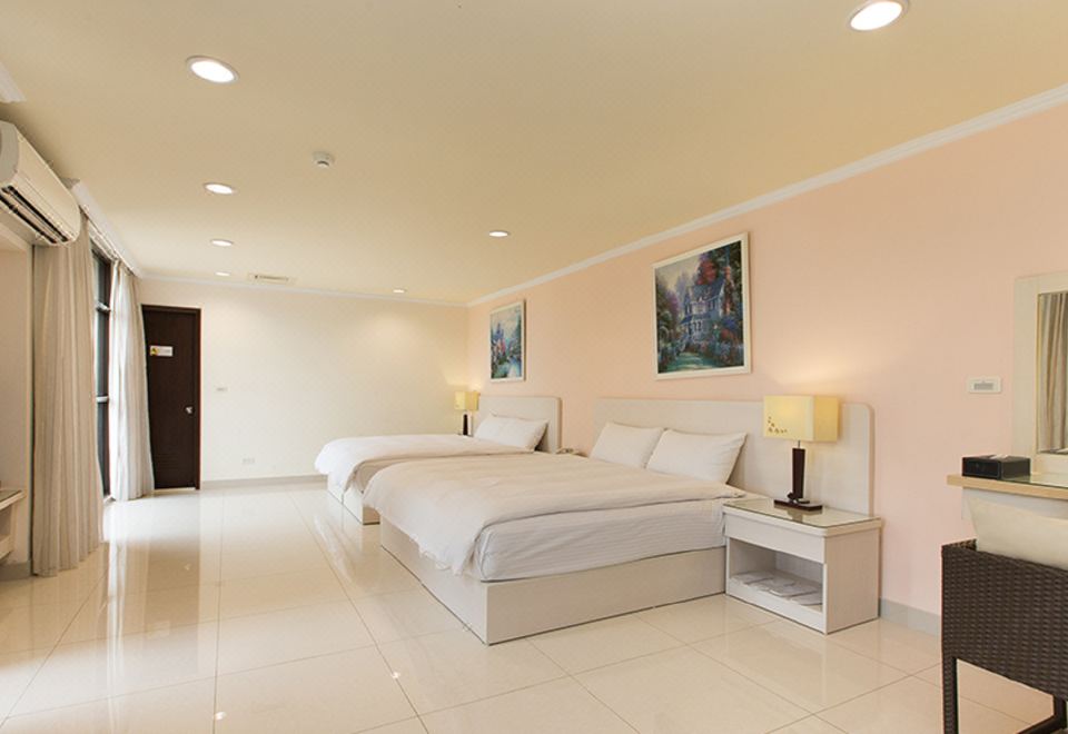 5. F 호텔 산이..