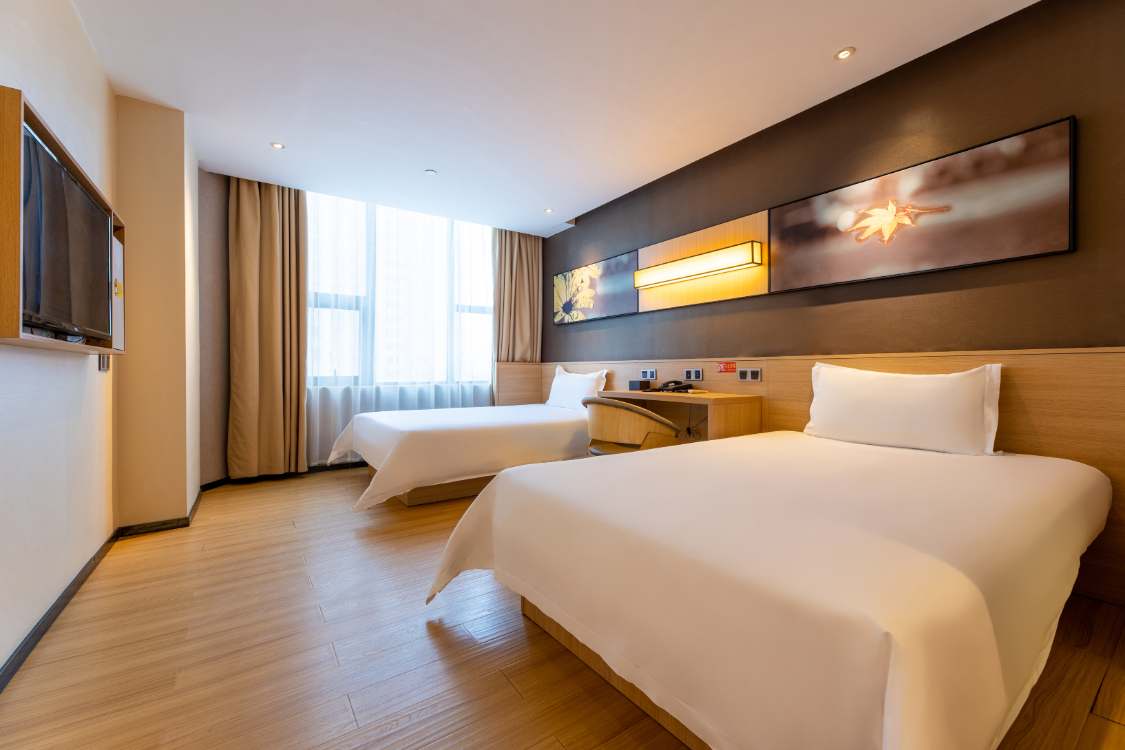 iuhotelzhanjiangseasideparkseaviewpromenade