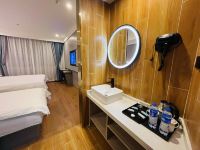 上海艾森主题酒店 - 标准双床房