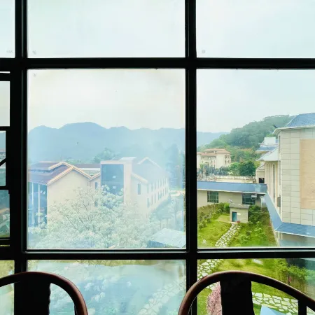 Huashan Hot Spring International Hotel