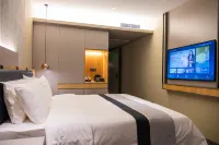 Homeinn Selected Hotel (Tangshan Cooking Culture Museum/Nan Hu Scenic Area) - parking
