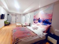鑫铭酒店式公寓(扬州万达店) - INS主题轻奢欧式大床房