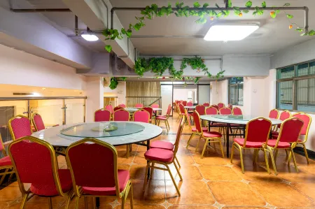 Junyue Holiday Hotel Отели рядом с достопримечательностью «Yunji Mountain Hot Spring Health Resort»