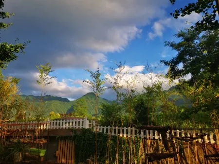 Xi'an Liuhua Tingquan Homestay Отели рядом с достопримечательностью «Northwestern Polytechnical University (Chang'an Campus)»