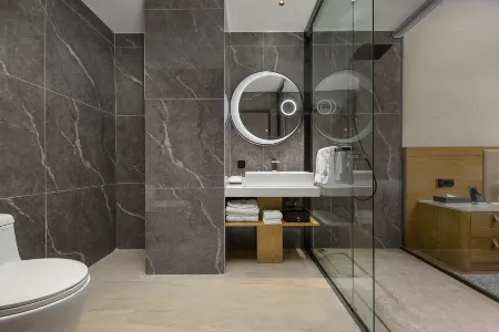 YueYun Hotel (Guangzhou Baiyun International Airport Renhe Subway Station)