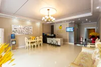 Golden Apple Hotel (Libo Ancient Town Deng Enming Square Branch)