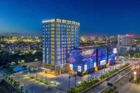 Atour Hotel of Zhuhai Tangjiawan University Town GT Plaza Отели рядом с достопримечательностью «Zhuhai Branch of Beijing Normal University Dormitory»