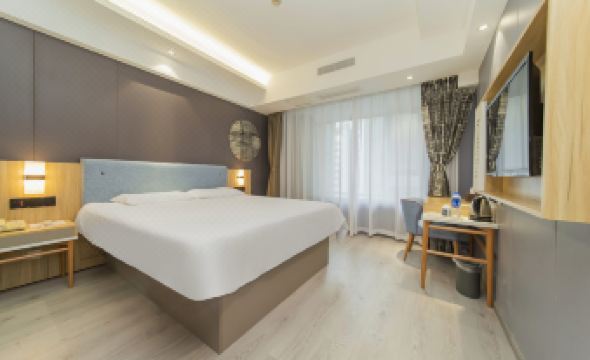 Yayue Hotel (Chengdu Chunxi Road Pedestrian Street)