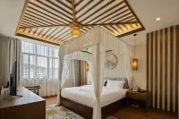 Wuyuan Baiyi Mountain City Pictures Boutique Qingju Hotel (High-speed Railway Station)