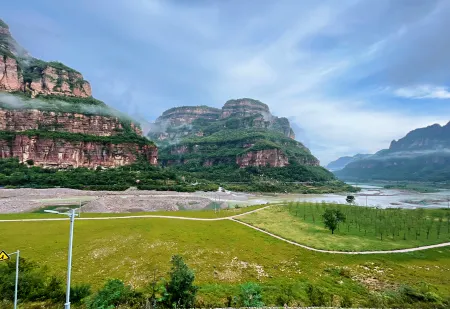 Linzhou Taihang Pinghu Hotel Отели рядом с достопримечательностью «The Red Flag Canal Scenic Area»