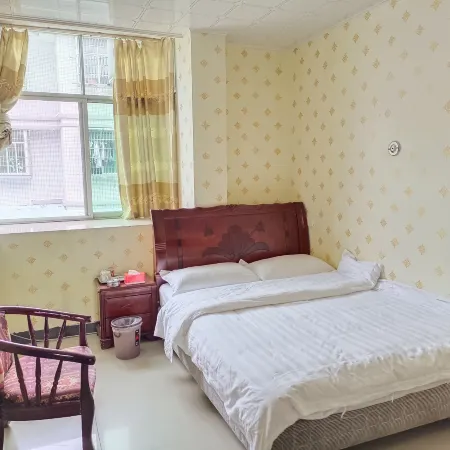 Hongsheng Hotel Shicheng