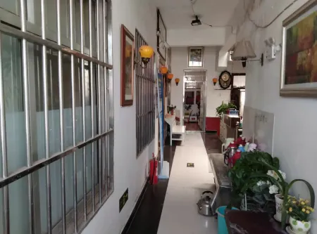 Yuzhong Hotel Отели в г. Таньчэн