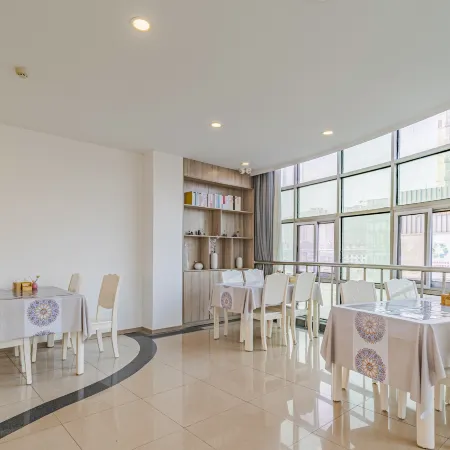 Homeinn Ease Hotel (Xuzhou Yunlong Lake People's Square Subway Station)