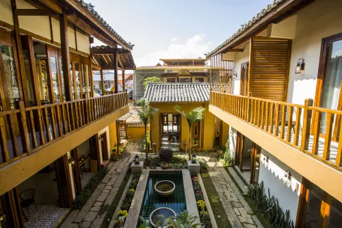 Shishe Retreat · Manghuang Village Scenic Area, Mangshi